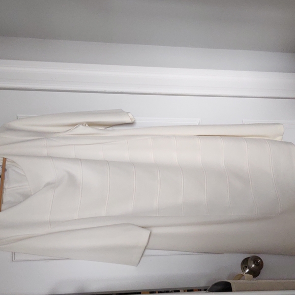 Cream knee-length dress - Picture 1 of 6